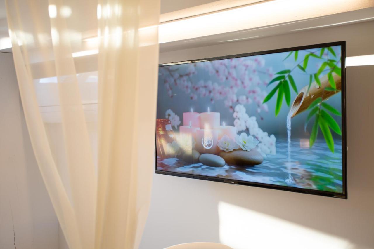 Lovina Chambre De Charme Avec Jaccuzi Velaux Luaran gambar